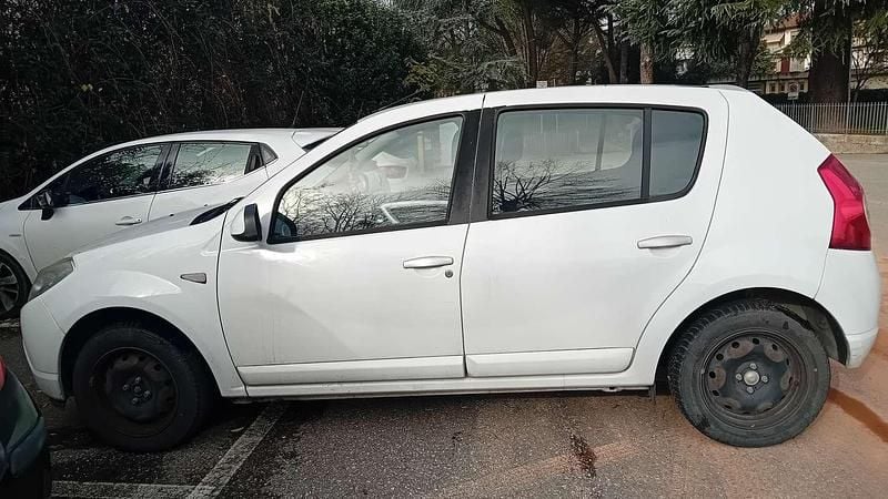 Usata Dacia Sandero 75 CV (55 kW) 2009 Bianco Berlina