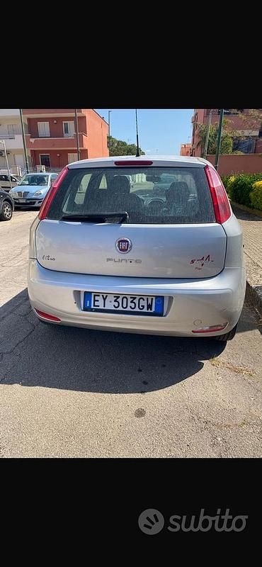 Usata Fiat Punto 85 CV (62 kW) 2015 Grigio Utilitaria