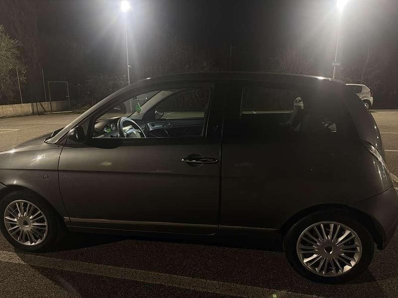 Usata Lancia Ypsilon 60 CV (44 kW) 2007 Utilitaria