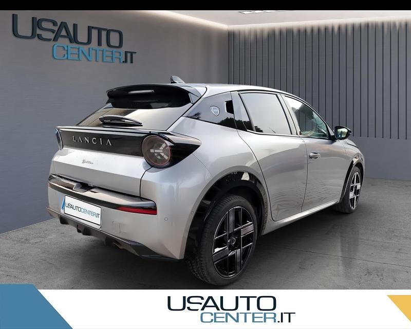 Usata Lancia Ypsilon 110 CV (80 kW) 2024 Utilitaria