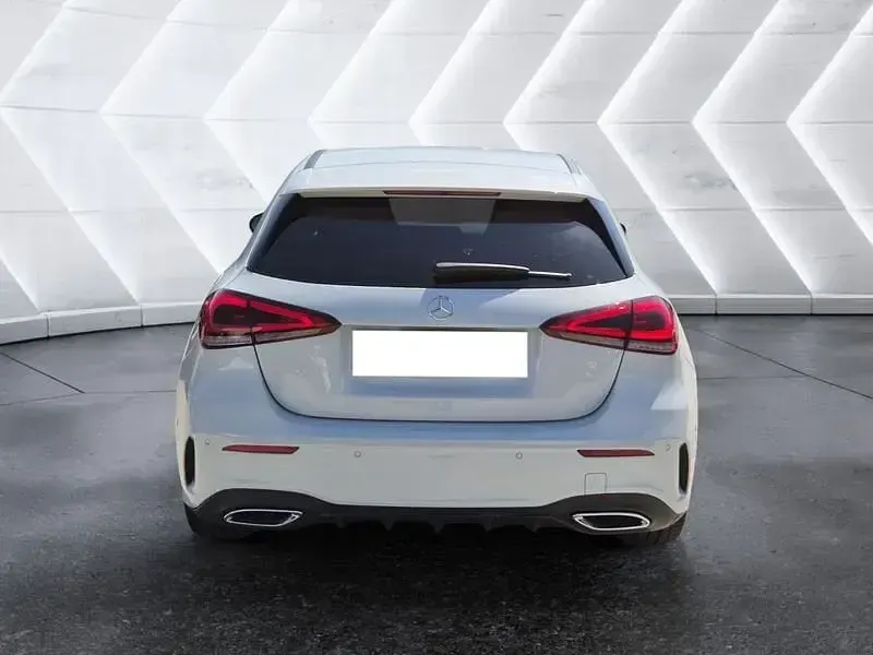 Usata Mercedes A180 Premium 116 CV (85 kW) 2019 Bianco Utilitaria