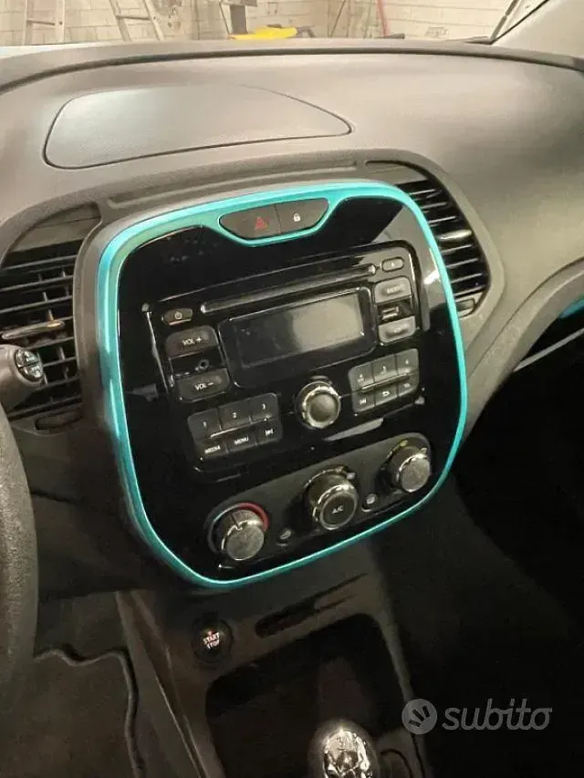 Usata Renault Captur Zen 90 CV (66 kW) 2015 Marrone SUV