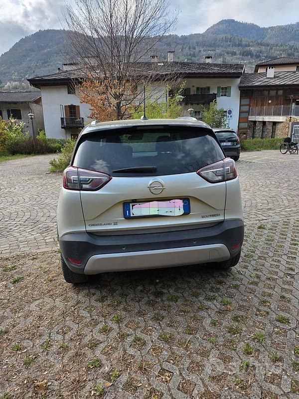 Usata Opel Crossland X Innovation 99 CV (72 kW) 2017 Argento SUV
