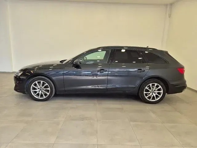 Begagnad Audi A4 163 HK (119 kW) 2020 Grå Kombi