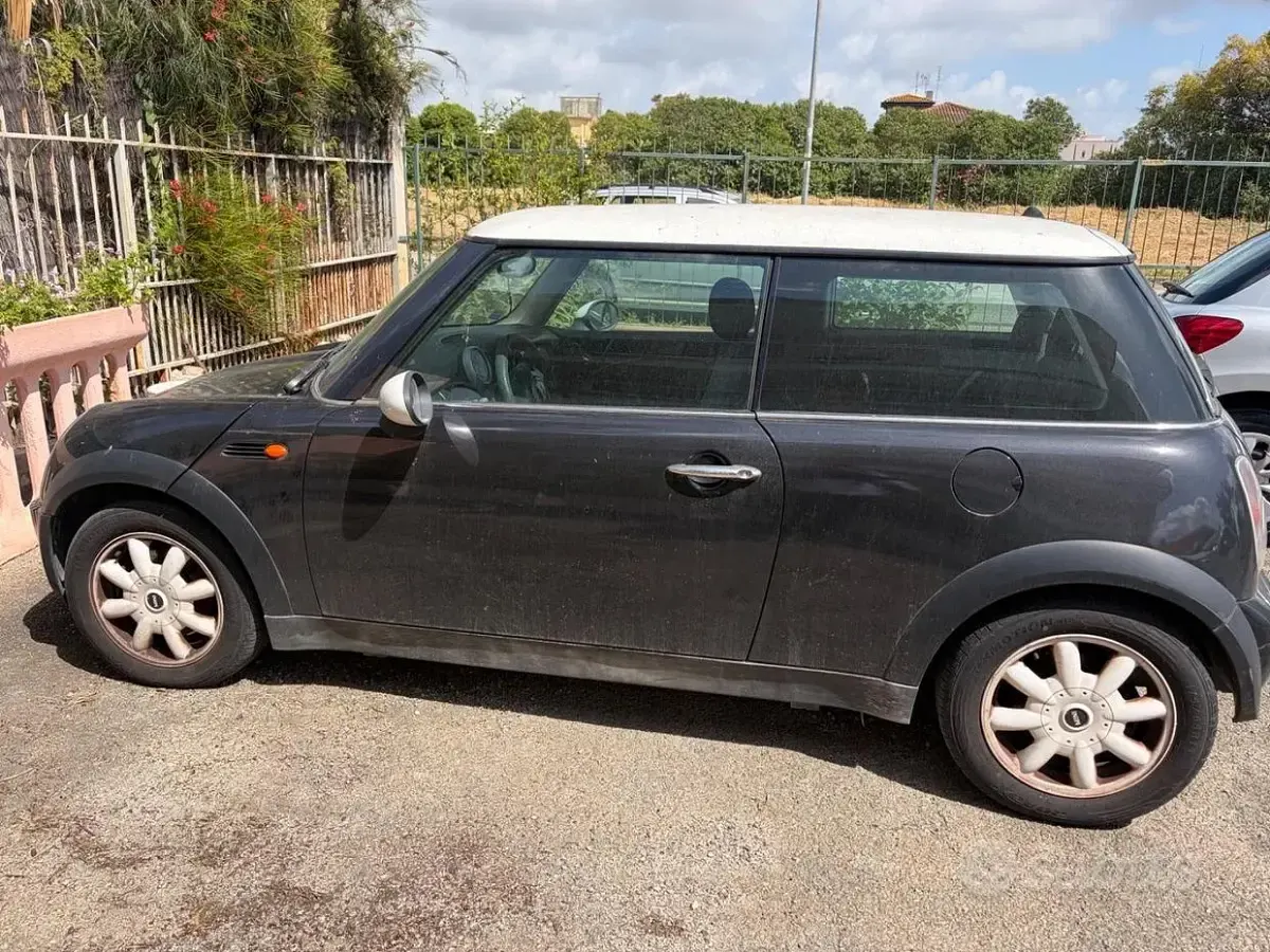 Usata Mini ONE 90 CV (66 kW) 2004 Nero Utilitaria
