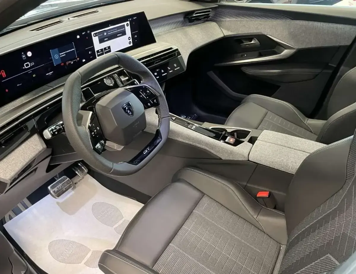 Nuova Peugeot 3008 GT 136 CV (100 kW) 2026 Bianco okenite SUV