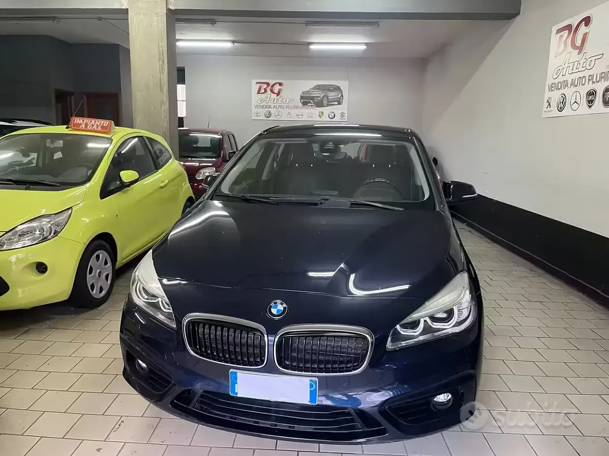 Usata BMW 218 Luxury Line 150 CV (110 kW) 2015 Blu Station wagon