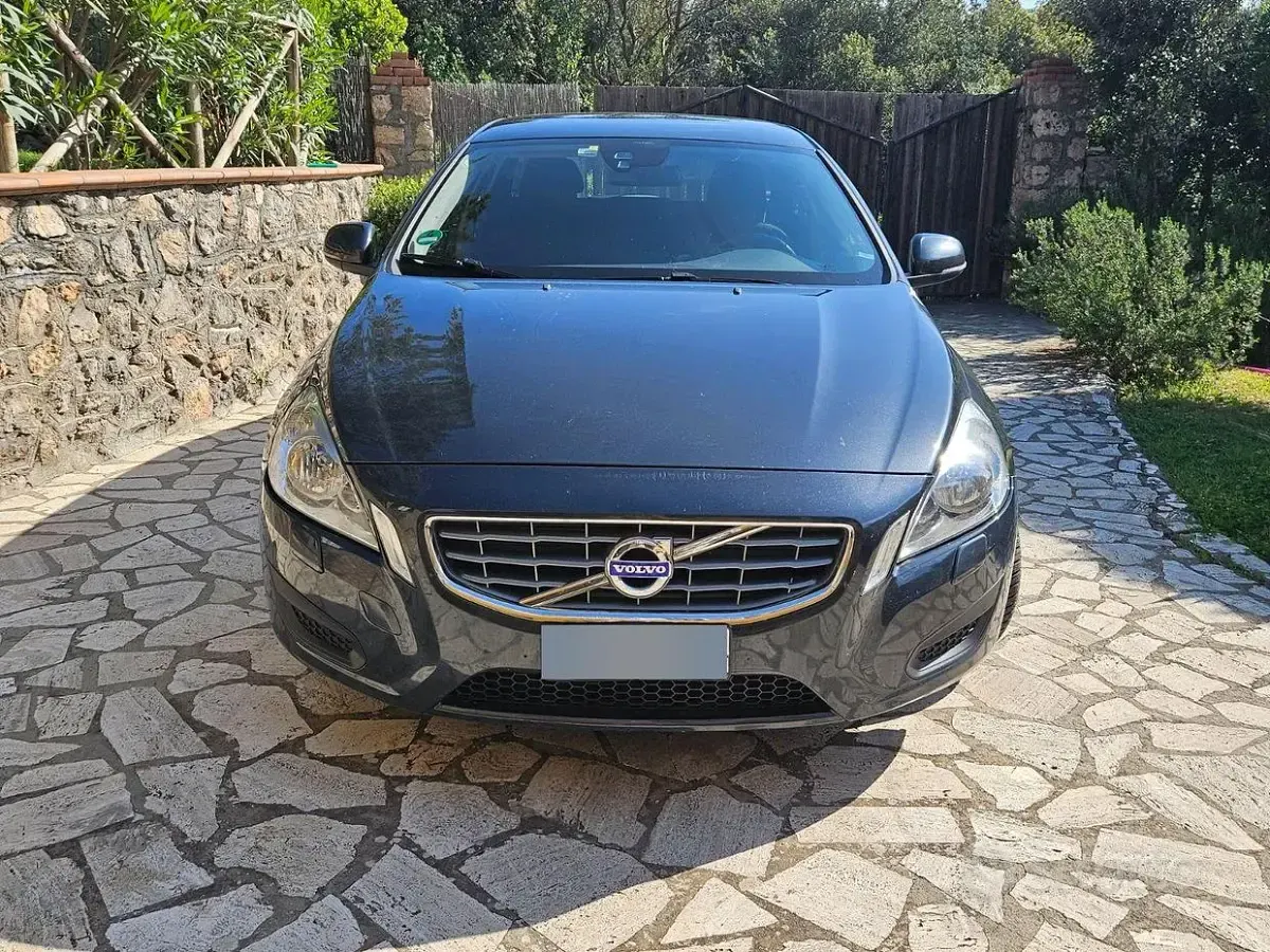 Usata Volvo V60 136 CV (100 kW) 2012 Grigio Station wagon