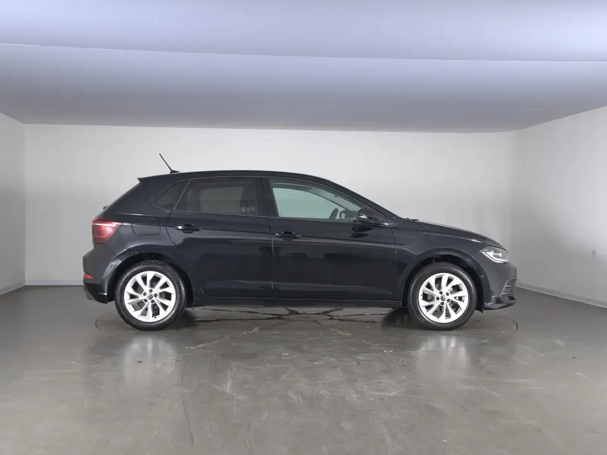 Usata VW Polo Style 95 CV (69 kW) 2023 Deep black perlato Utilitaria