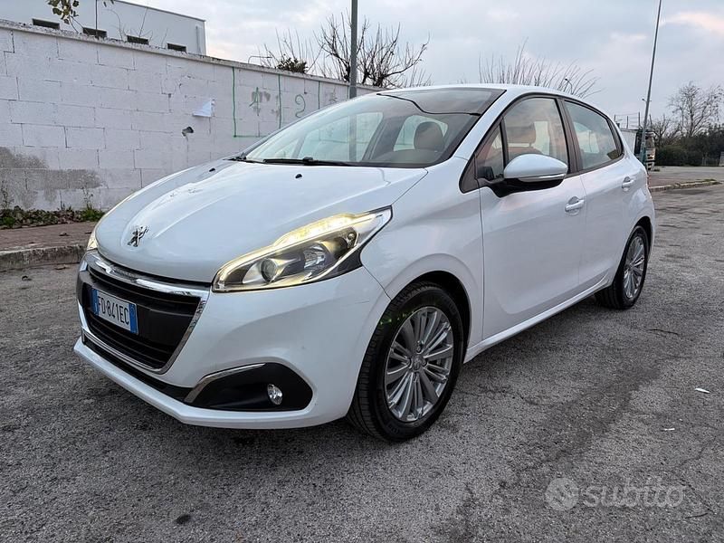Usata Peugeot 208 81 CV (59 kW) 2016 Bianco Utilitaria