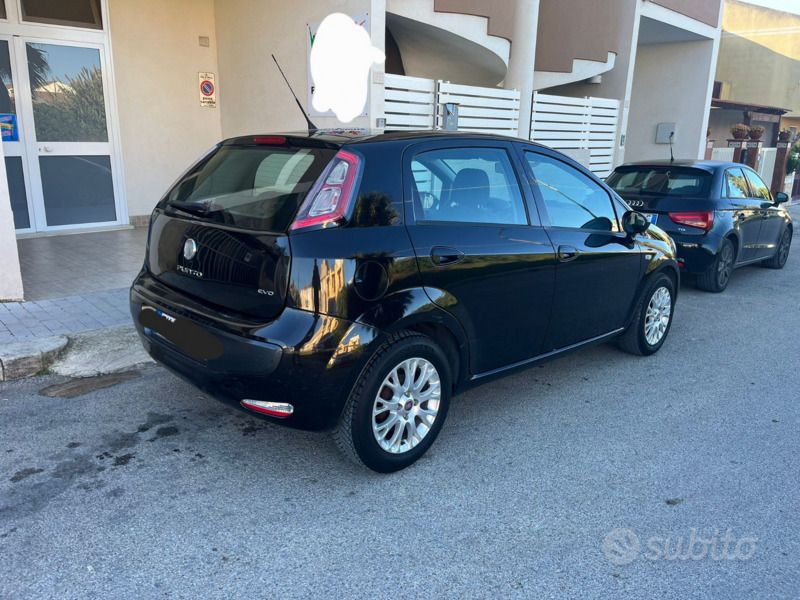 Usata Fiat Punto Evo 95 CV (69 kW) 2011 Nero Utilitaria