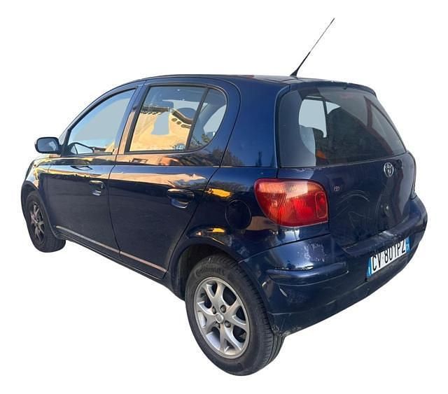 Usata Toyota Yaris Sol 87 CV (63 kW) 2005 Blu Berlina