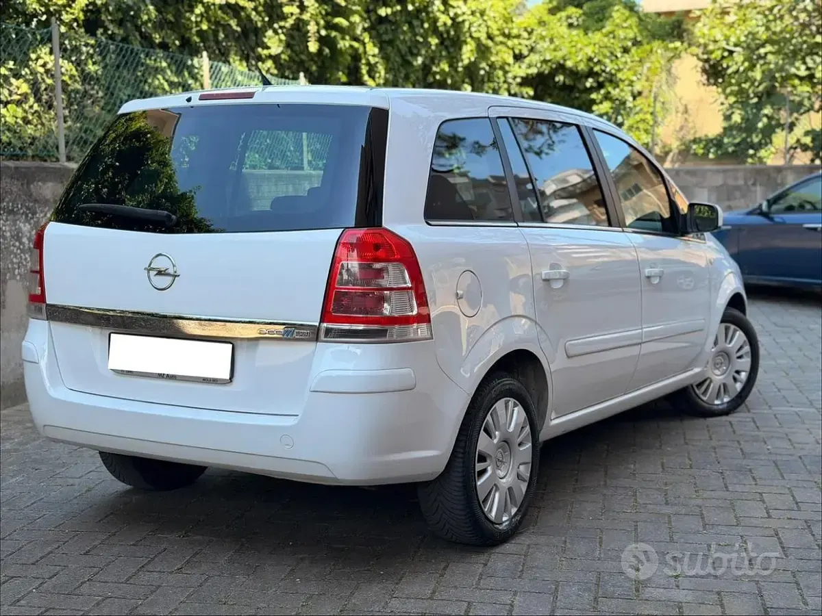 Usata Opel Zafira Tourer Cosmo 150 CV (110 kW) 2012 Bianco Monovolume