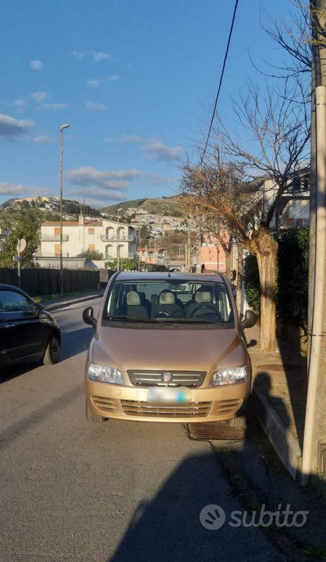 Usata Fiat Multipla 120 CV (88 kW) 2009 Giallo Monovolume