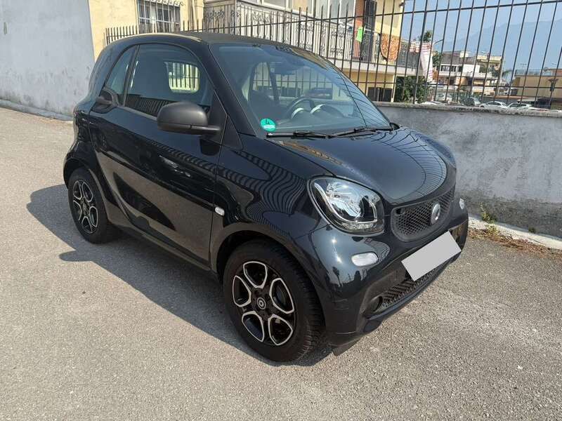 Other Usata 2017 Smart ForTwo Coupé Proxy Due volumi | 9999 € (Ottimo prezzo) - Immagine 1/4