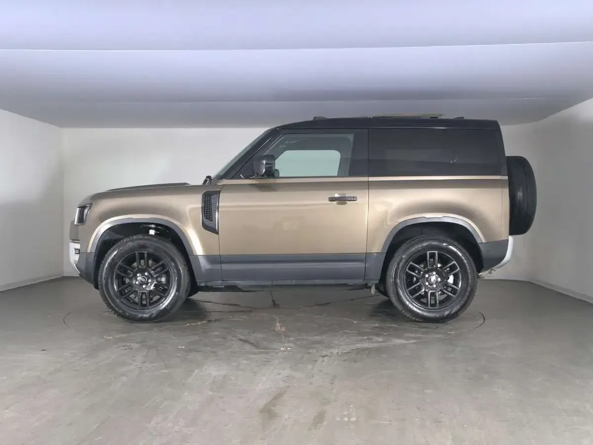 Usata Land Rover Defender 200 CV (147 kW) 2021 Sabbia SUV