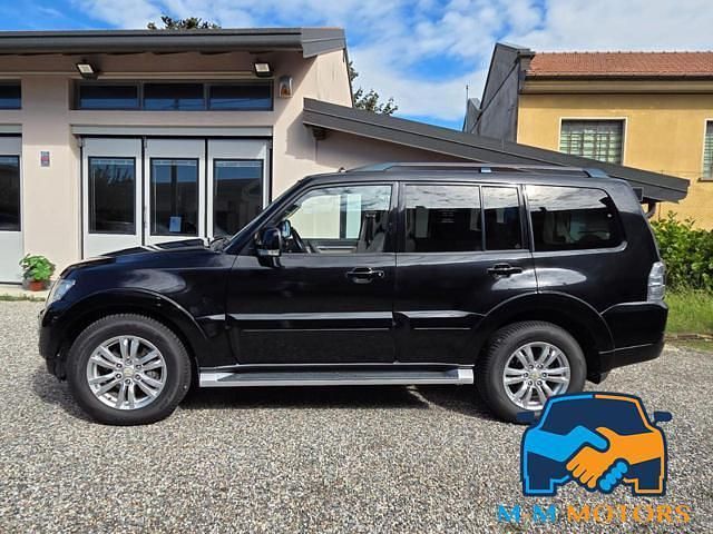 Usata Mitsubishi Pajero Instyle 200 CV (147 kW) 2015 Nero SUV