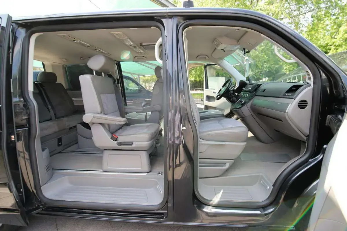 Usata VW Multivan United 174 CV (127 kW) 2006 Bianco Monovolume