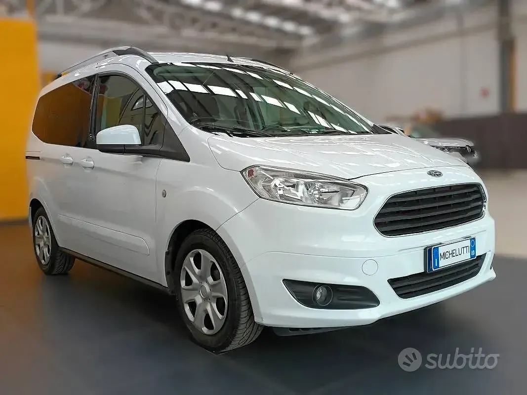 Usata Ford Tourneo Courier 100 CV (73 kW) 2015 Bianco Monovolume