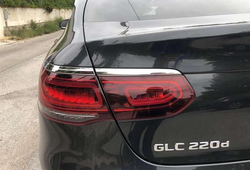 Usata Mercedes GLC220 194 CV (142 kW) 2020 Grigio Coupé