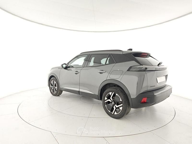 Usata Peugeot 2008 Allure 101 CV (74 kW) 2024 Grigio SUV