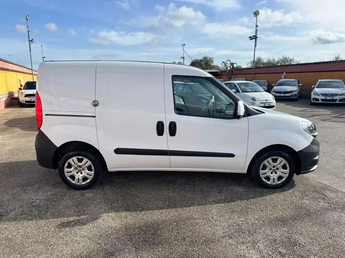 Usata Fiat Doblò 95 CV (69 kW) 2017 Bianco Monovolume