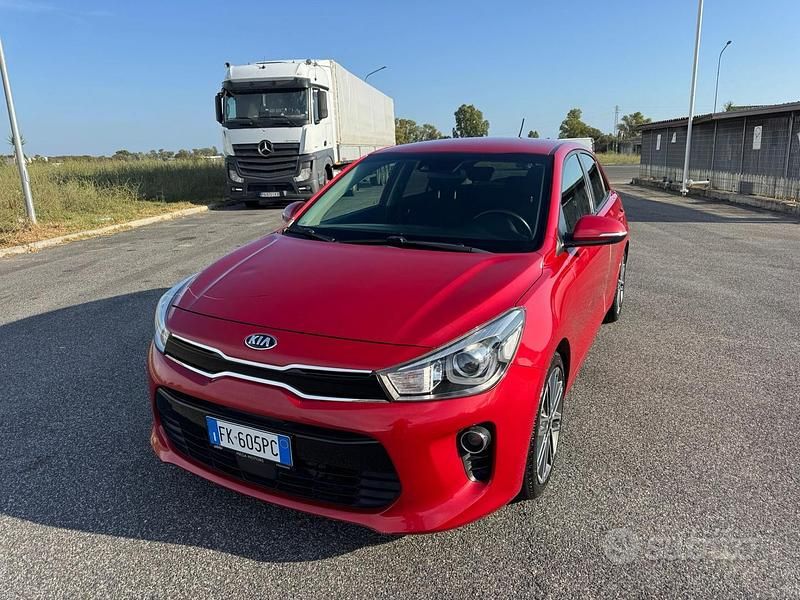 Usata Kia Rio 74 CV (54 kW) 2017 Rosso Berlina