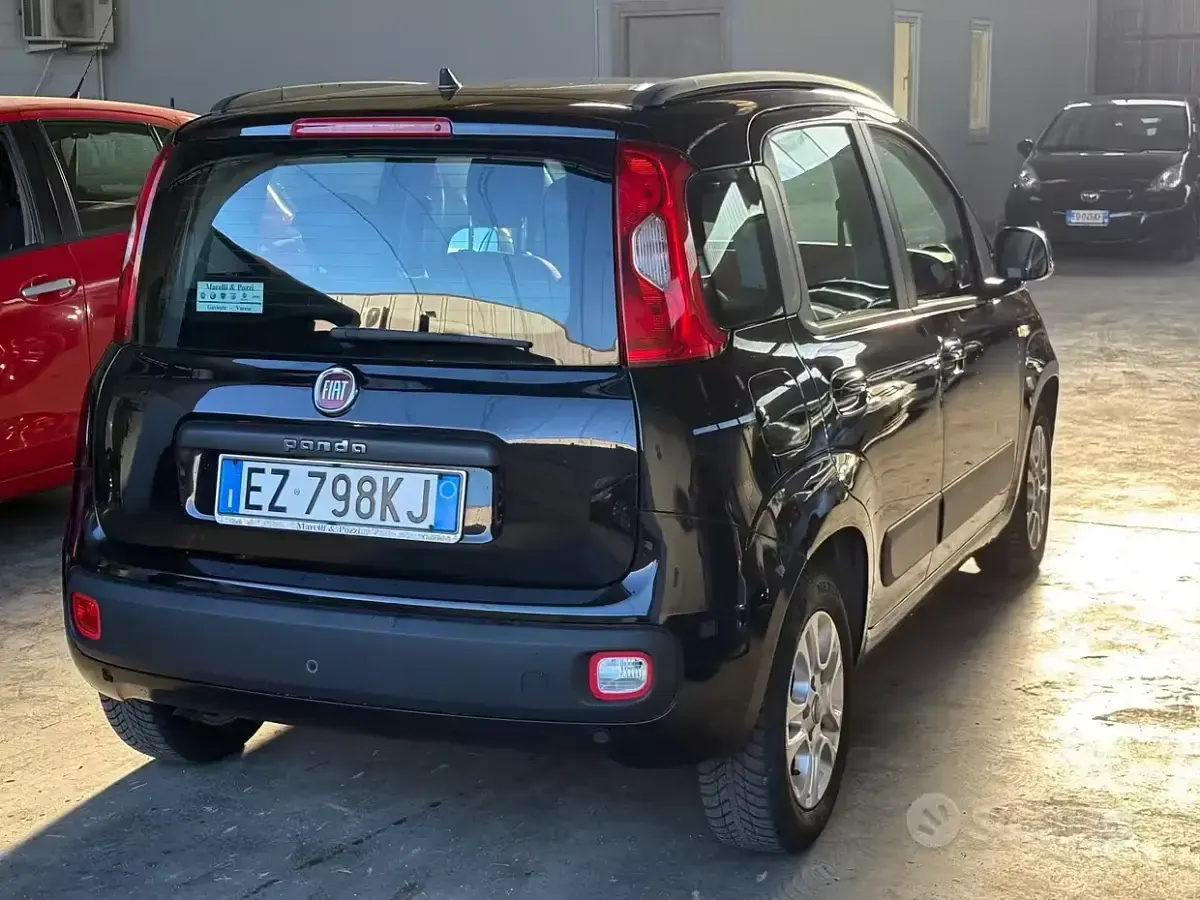 Usata Fiat Panda Lounge 69 CV (50 kW) 2015 Nero Utilitaria