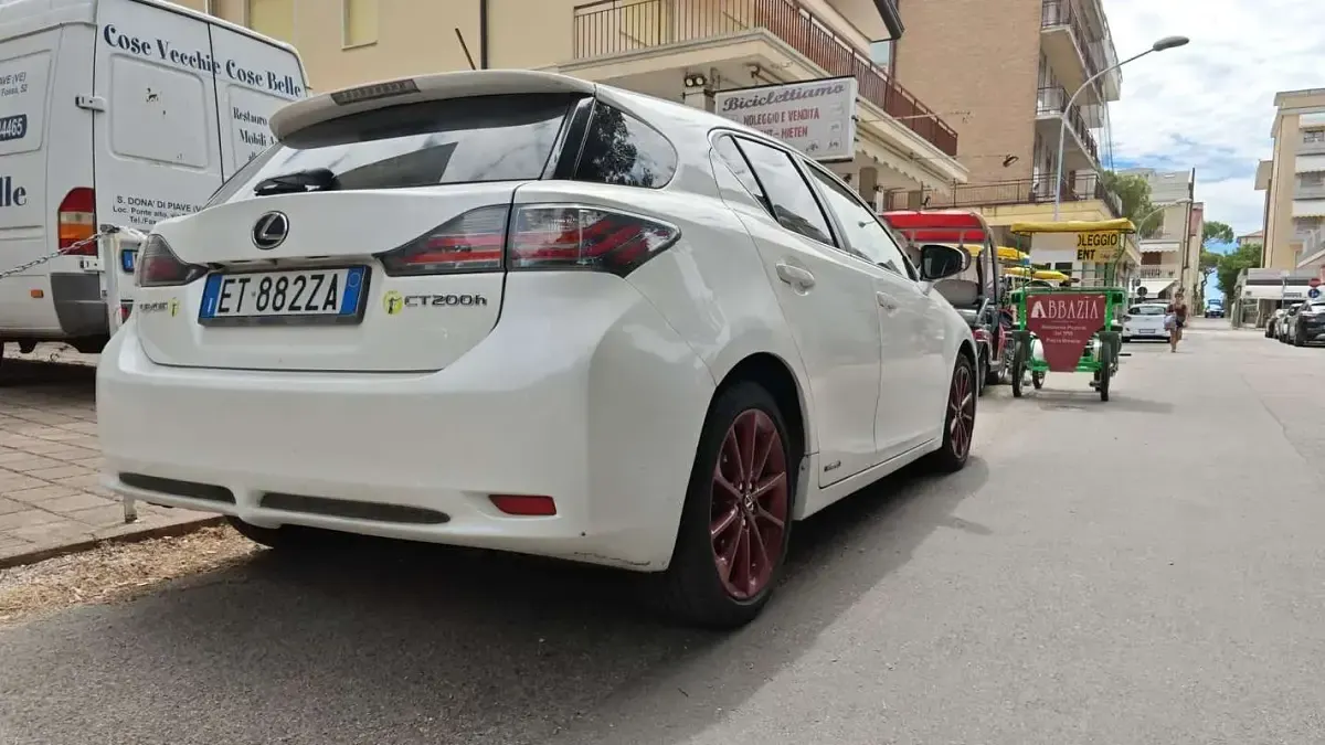Usata Lexus CT200h 99 CV (72 kW) 2014 Berlina