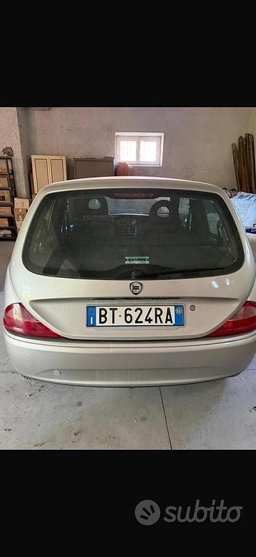 Usata Lancia Ypsilon 80 CV (58 kW) 2000 Utilitaria