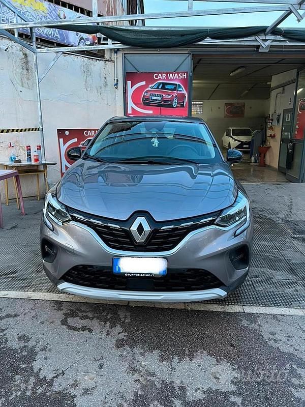 Usata Renault Captur Zen 95 CV (69 kW) 2020 Grigio SUV