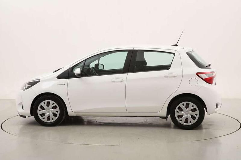 Usata Toyota Yaris Hybrid Business Edition 101 CV (74 kW) 2020 Bianco Utilitaria