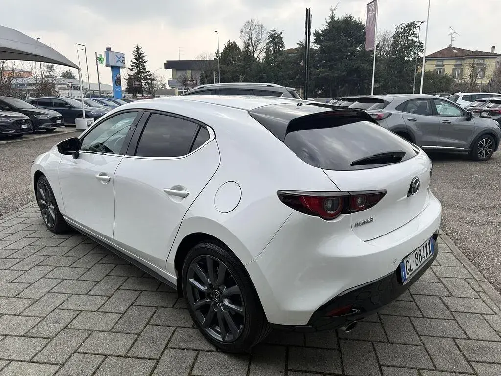 Usata Mazda 3 150 CV (110 kW) 2023 Arctic white cle Berlina