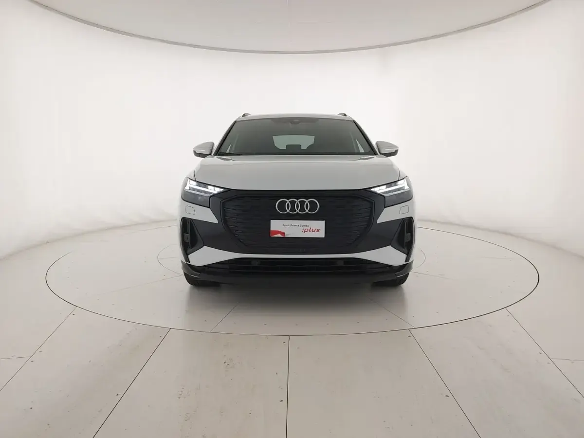 Usata Audi Q4 e-tron S-Line 210 kW (286 CV) 2024 Bianco ghiacciaio metallizzato SUV