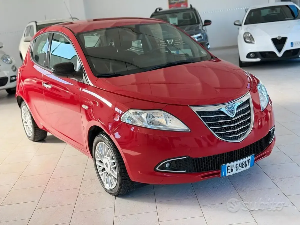 Usata Lancia Ypsilon S 95 CV (69 kW) 2014 Rosso Utilitaria