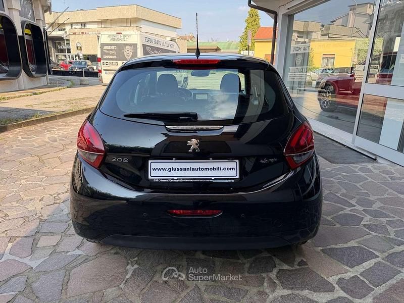 Usata Peugeot 208 Allure 83 CV (61 kW) 2019 Nero Utilitaria