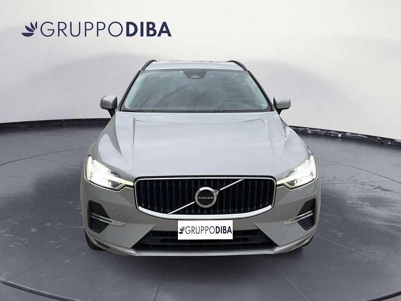 Usata Volvo XC60 Momentum 197 CV (144 kW) 2022 Argento SUV