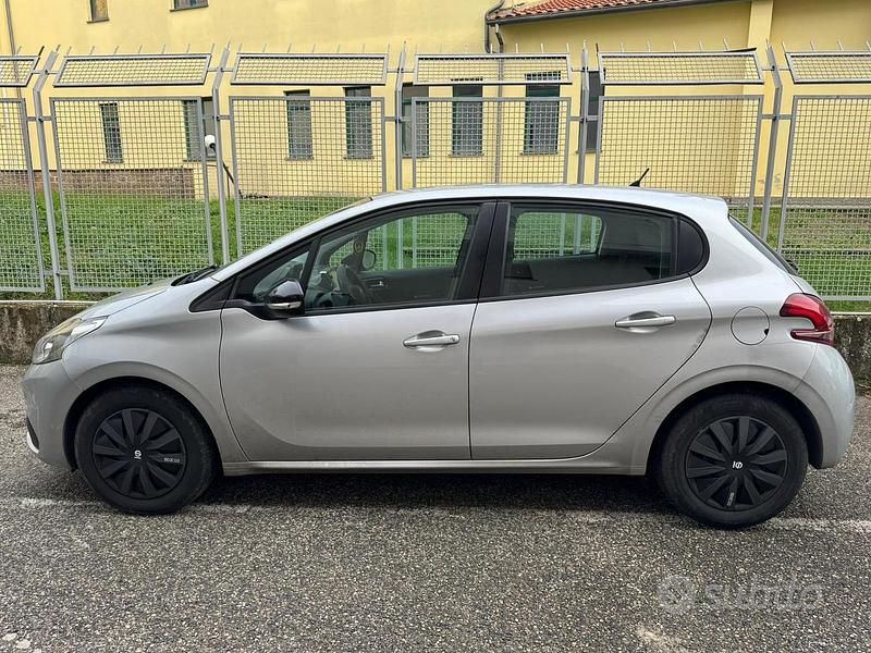 Usata Peugeot 208 75 CV (55 kW) 2016 Grigio Utilitaria