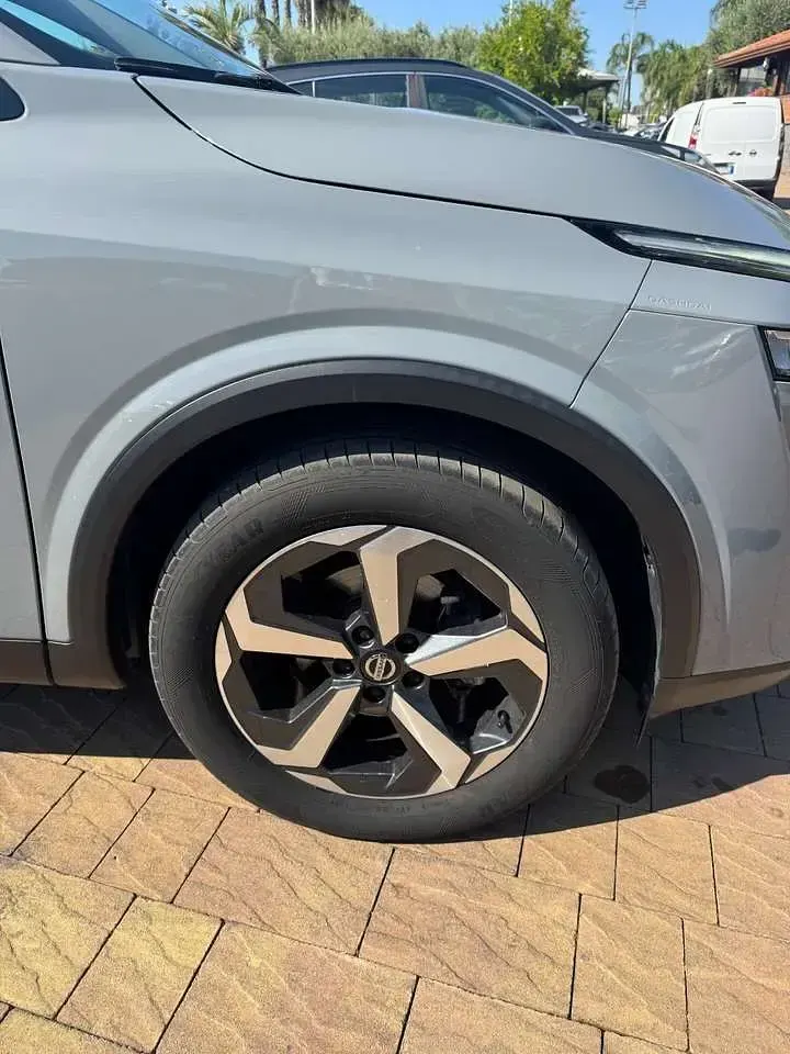 Usata Nissan Qashqai N-Connecta 140 CV (102 kW) 2021 Grigio SUV