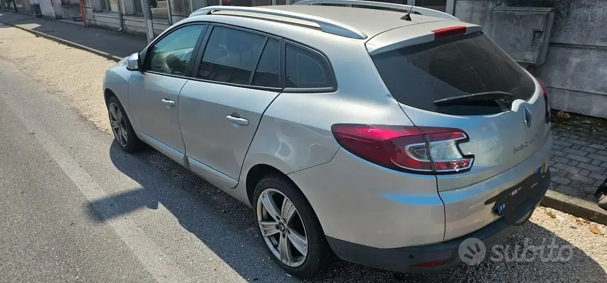 Usata Renault Mégane GrandTour 110 CV (80 kW) 2015 Grigio Station wagon