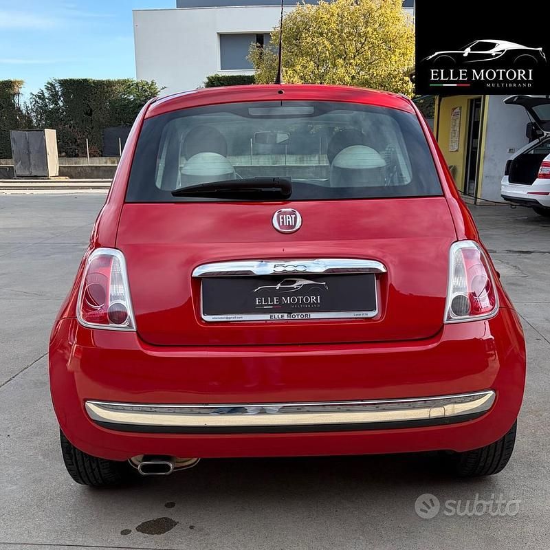 Begagnad Fiat 500 Lounge 69 HK (50 kW) 2009 Röd Cab
