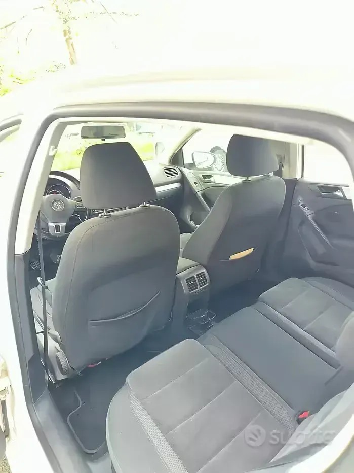 Usata VW Golf VI 105 CV (77 kW) 2010 Bianco Utilitaria