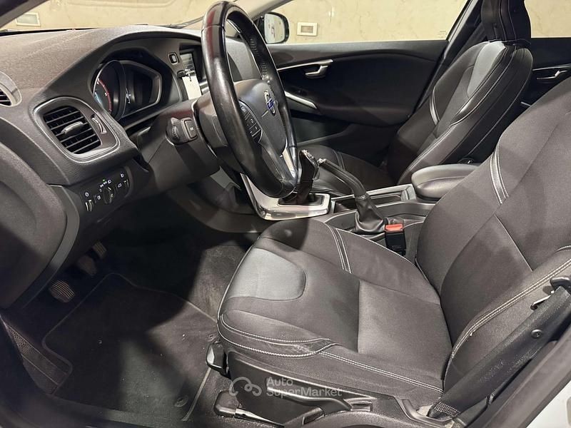 Usata Volvo V40 Kinetic 114 CV (83 kW) 2013 Grigio Berlina