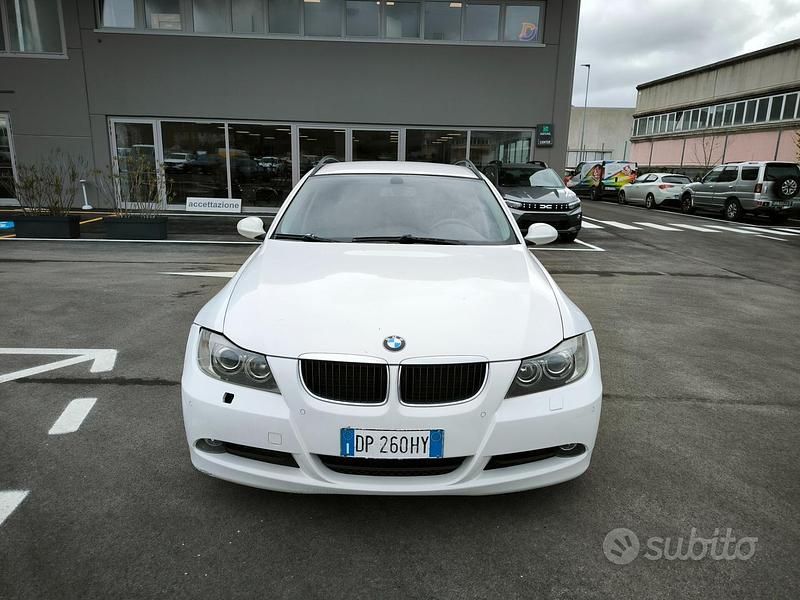 Usata BMW 320 176 CV (129 kW) 2008 Bianco Station wagon