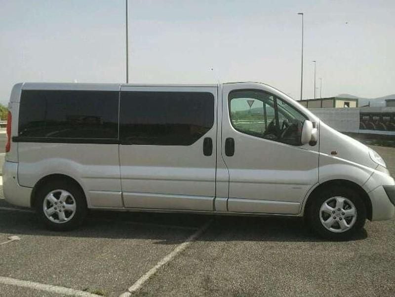 Usata Opel Vivaro 114 CV (83 kW) 2014 Argento Monovolume