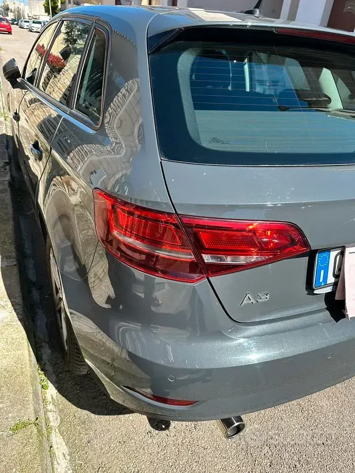 Gebraucht Audi A3 116 PS (85 kW) 2019 Grau Limousine