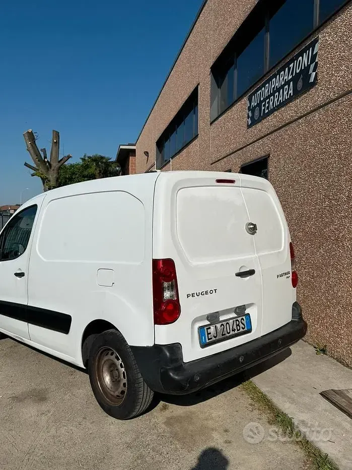 Usata Peugeot Partner 90 CV (66 kW) 2011 Monovolume