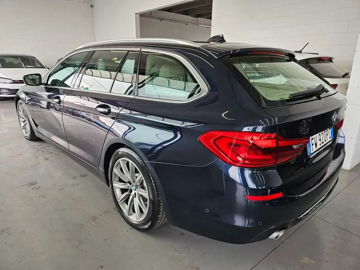 Begagnad BMW 520 Luxury Line 190 HK (139 kW) 2019 Blå Kombi