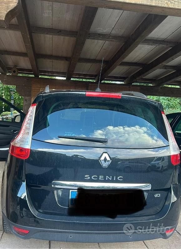Usata Renault Grand Scénic III 110 CV (80 kW) 2013 Nero Monovolume