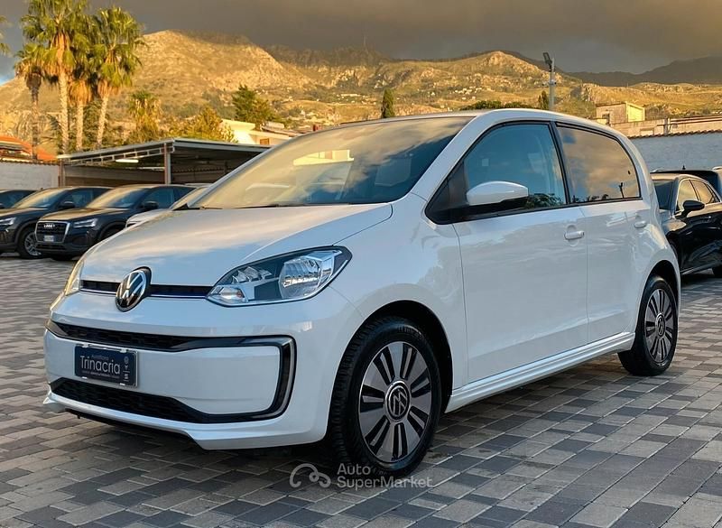 Bianco Usata 2021 VW e-up! Due volumi | 13.900 € (Buon prezzo) - Immagine 1/4